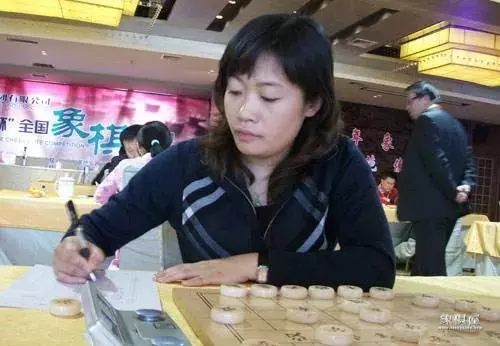 跟冠军郭丽萍学象棋2
