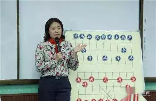 跟冠军郭丽萍学象棋2