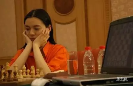 国际象棋女冠军嫁沙特