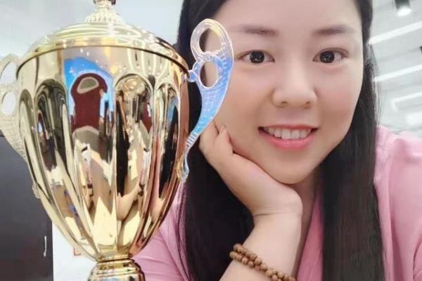 象棋美女冠军何媛讲棋了 基础课程.