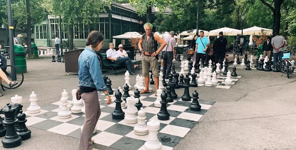 中国象棋和国际象棋的区别英文短文(4)