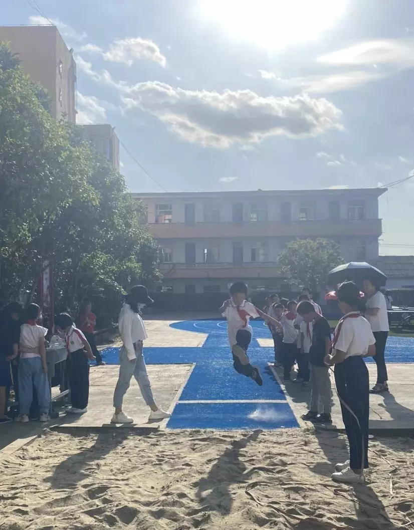 鋆用于人名读yun还是jun好(3)