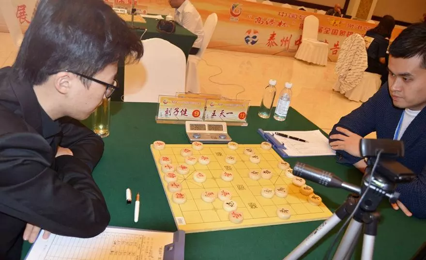 中国象棋第一高手是谁让王天一一个马的象棋高手(1)