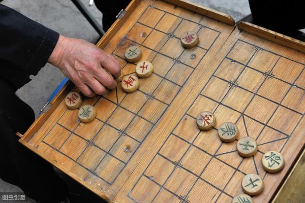 将象棋里的将军可不可以走斜线.