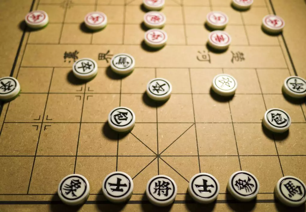 描写下象棋的句子50字(1)