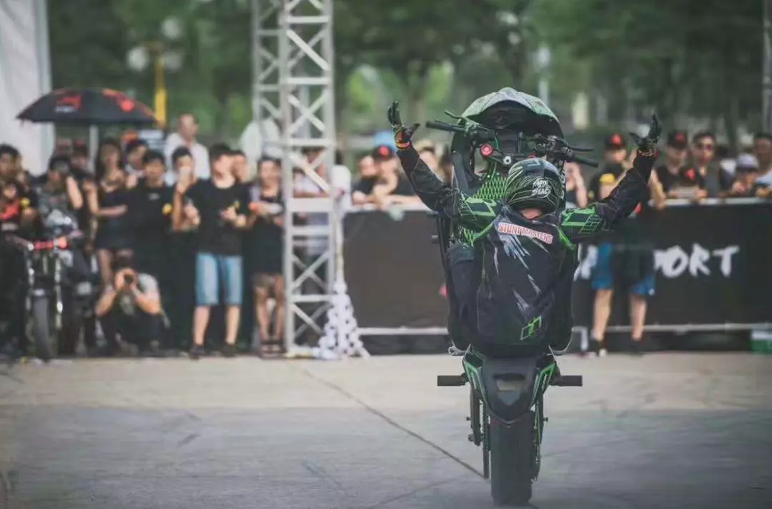 刘继春与摩托车的故事(2)