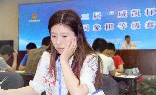 国家级象棋大师何媛的身高是多少(10)