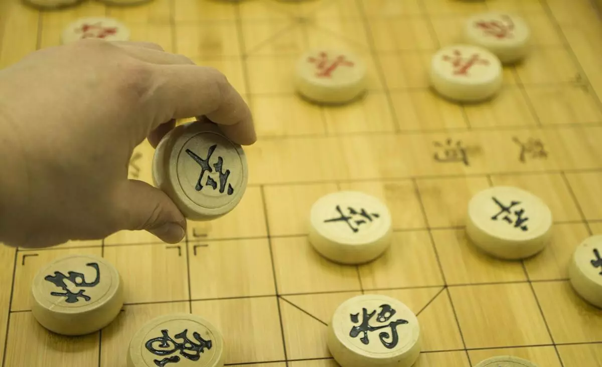 新手怎么下象棋能下过老手(1)