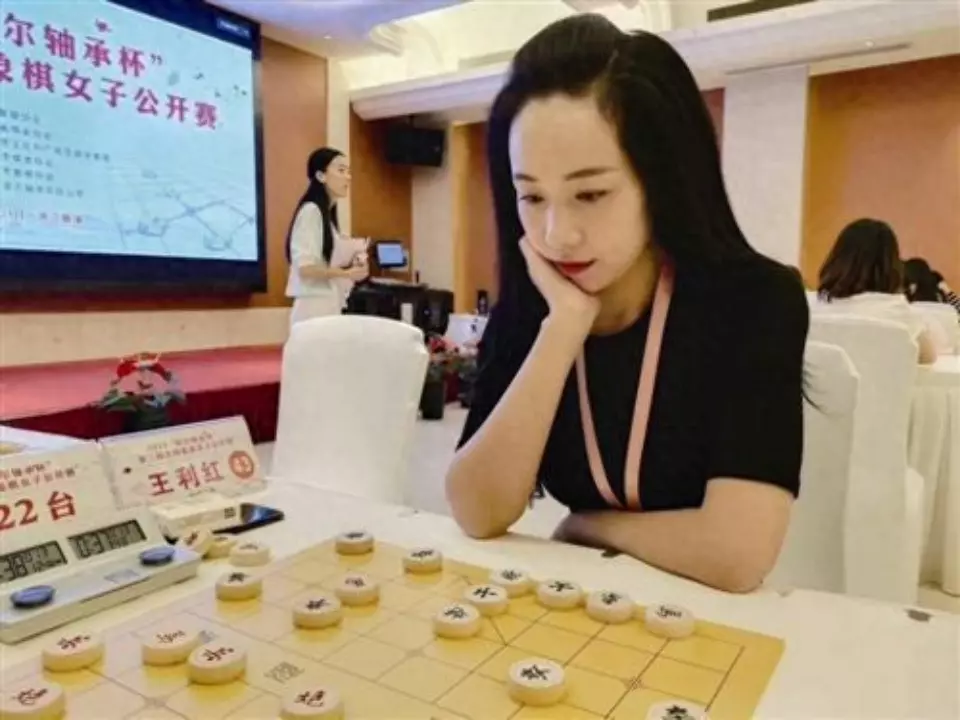 象棋大师王利红婚姻状况如何(1)